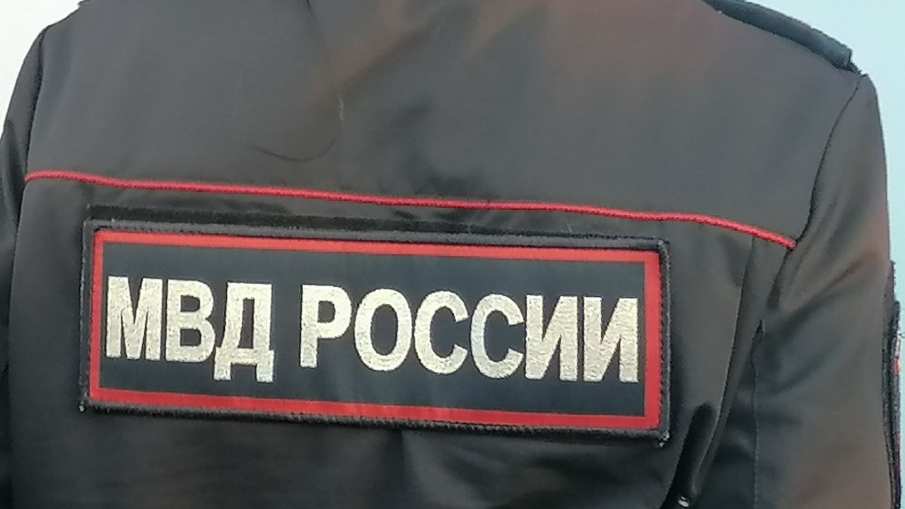 В Пензе курьер забрал у пенсионерки около 23 млн рублей, евро и доллары