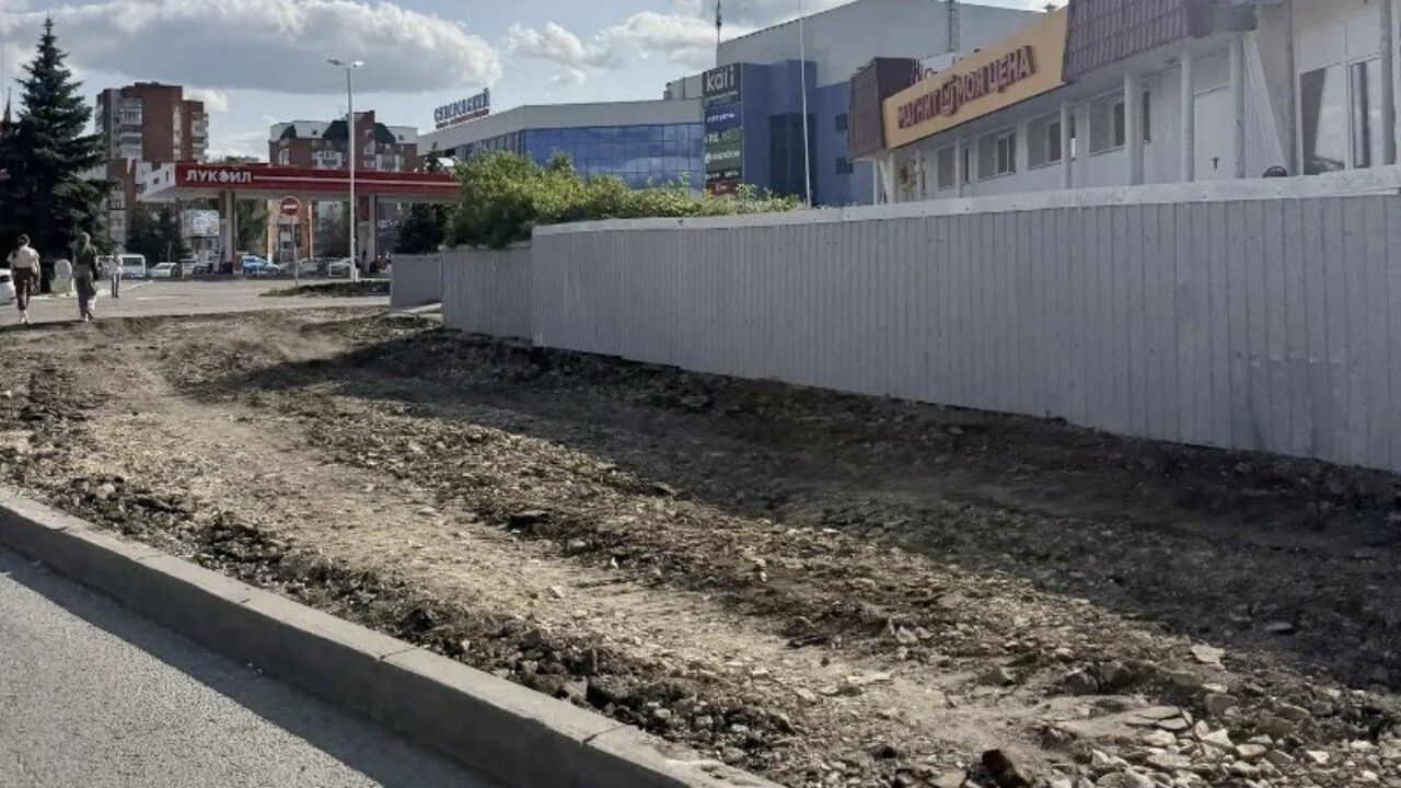 В Пензе на улице Коммунистической ремонтируют тротуары