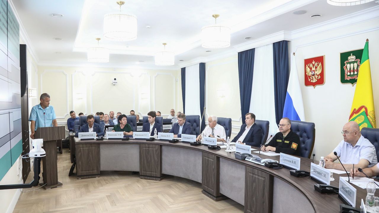 Олег Мельниченко поручил высадить в Пензе до 9 тысяч деревьев в 2026 году