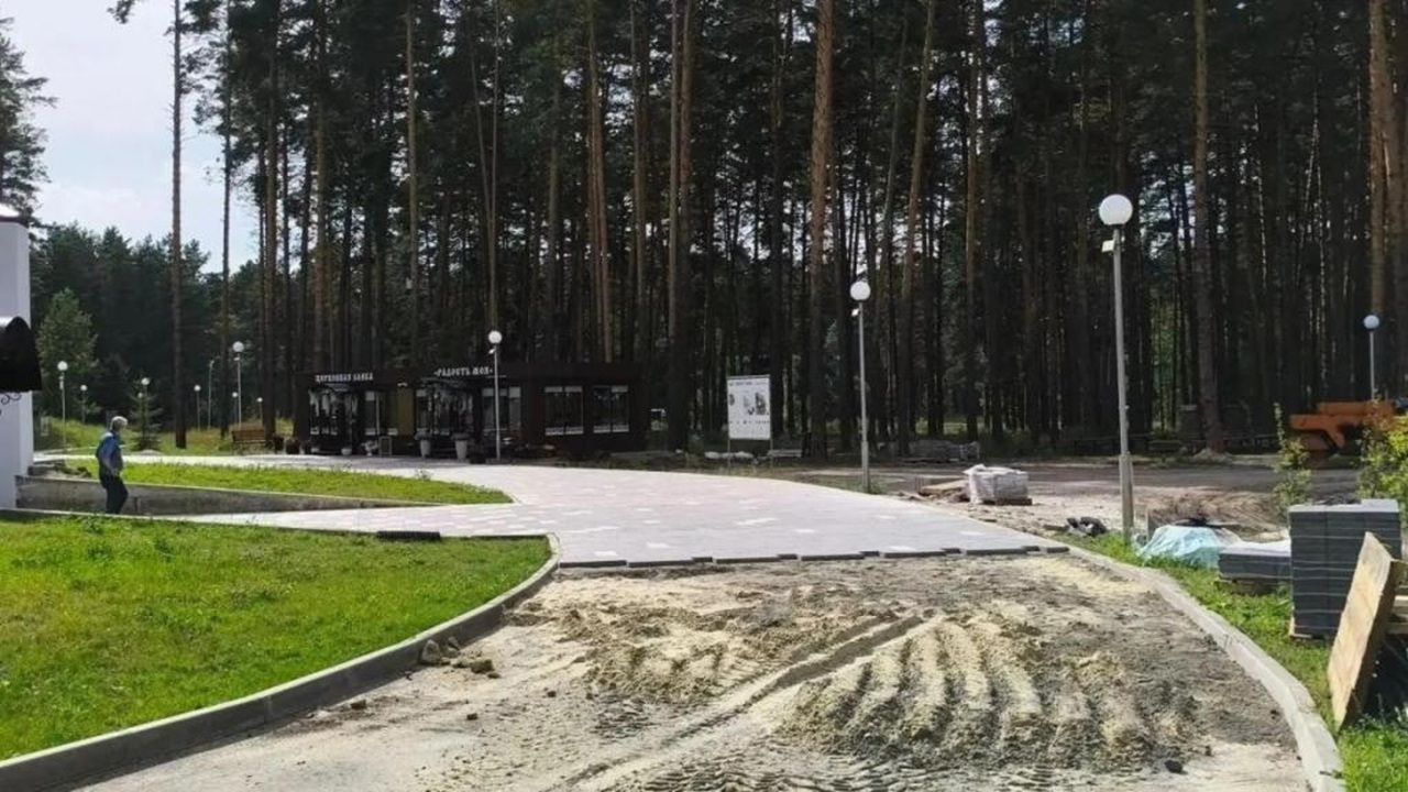 В Заречном проводят благоустройство территории возле храма Серафима Саровского