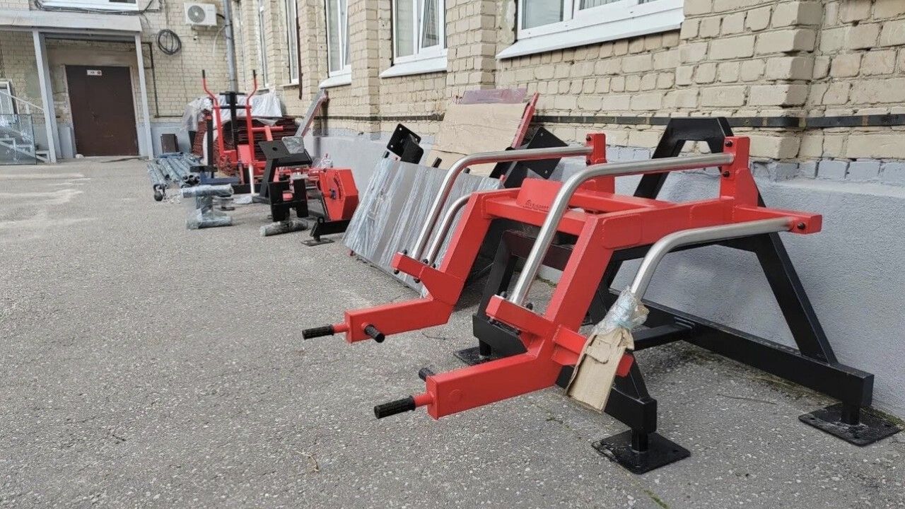В Заречный из Санкт-Петербурга прибыло оборудование для новой спортплощадки