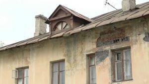 Следком провел встречу с пензенцами из аварийного дома на улице 9 Января