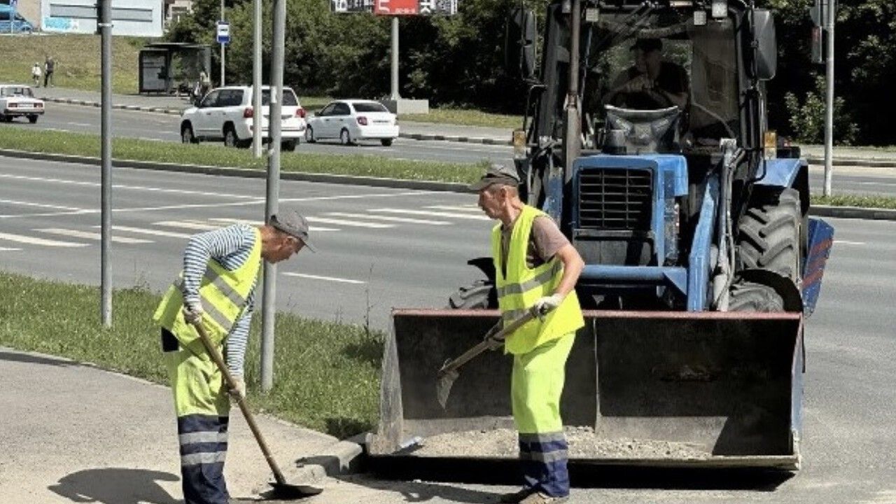 В работах по благоустройству улиц Пензы задействованы 103 единицы спецтехники