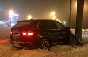 «Ушатался в столб». Очевидец рассказал о ночном пьяном ДТП в Пензе