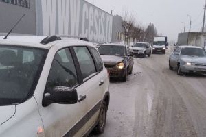 В Пензе легковушка «догнала» «ВАЗ» на светофоре