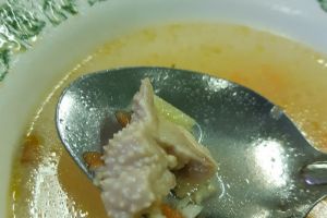 «Аппетит пропал». Жителя Пензенской области возмутил странный кусок мяса в школьном обеде