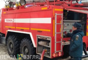 В Кузнецке Пензенской области к детской больнице съехались пожарные машины