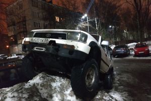 Пензенец припарковался в Санкт-Петербурге под 45-градусным углом. Фото