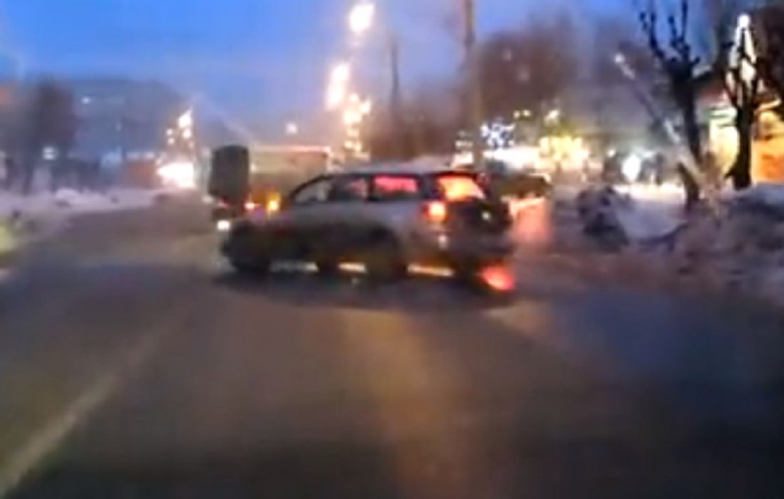 Из-за аварии на улице Тернопольской пензенцы вынуждены менять маршрут