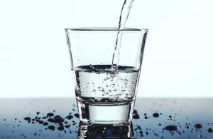 Приучаем себя пить больше воды в течение дня