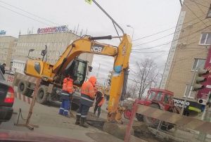 Пензенские автовладельцы удивились вскрышным работам в середине рабочего дня