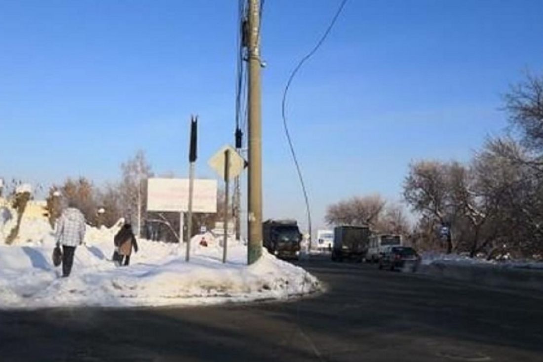 Оборвавшийся оголенный провод угрожает жизни пензецев
