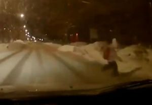 В Сети появилось видео чудесного спасения ребенка на пензенской дороге