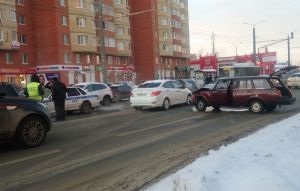 В пензенском микрорайоне Терновка произошла массовая авария