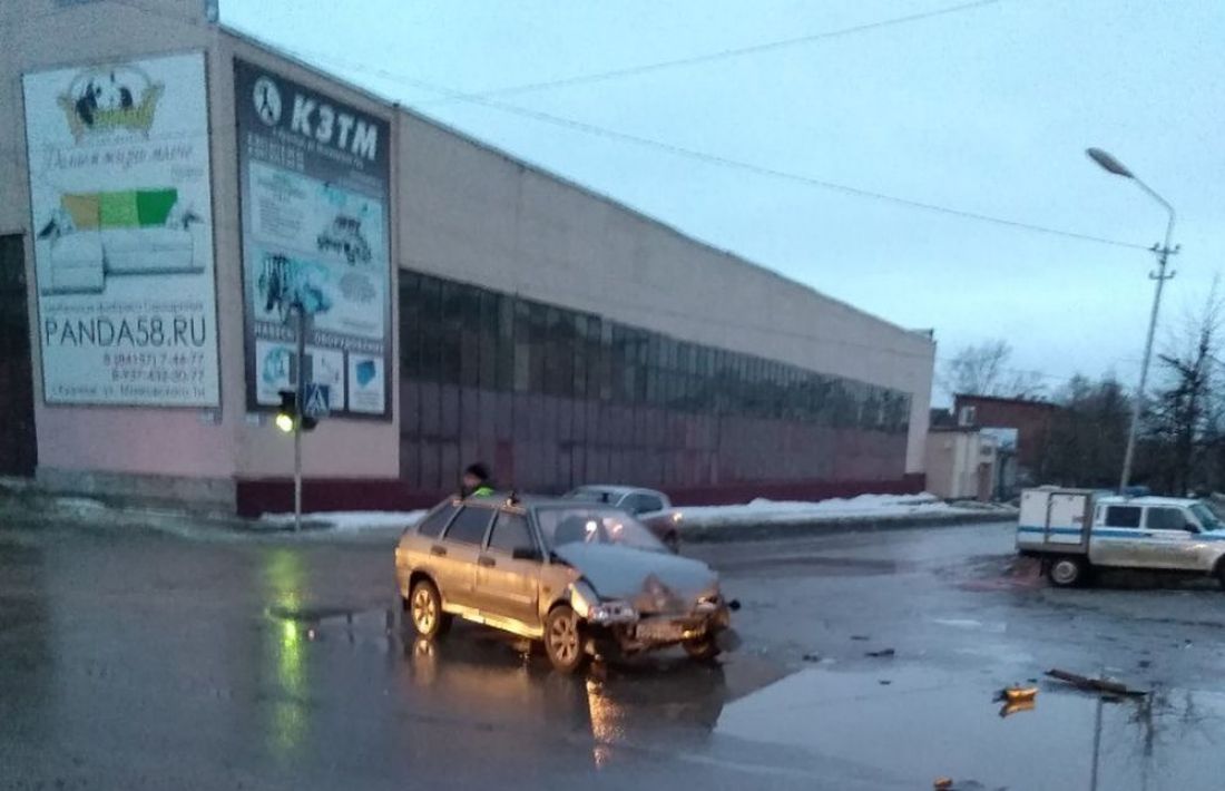 «Батюшка - виновник аварии». В райцентре Пензенской области в ДТП попала машина с детьми. Фото