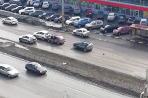 «Паровозик» из трех иномарок собрался на пензенском проспекте