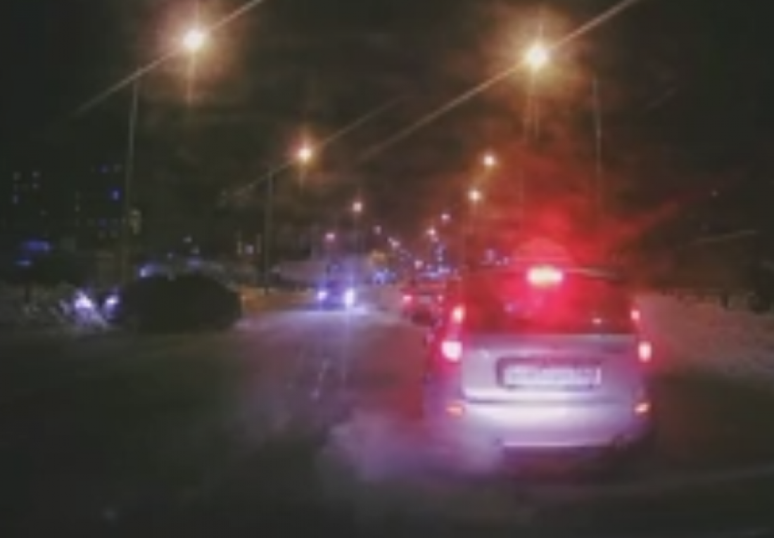 Пензенцы сняли очередную жертву заноса, угодившую в сугроб