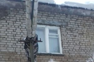 «Скоро упадет». В Пензе начала разрушаться стена очередного жилого дома