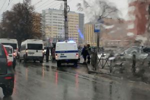 На место инцидента с маршруткой в пензенский микрорайон Арбеково съехались экстренные службы