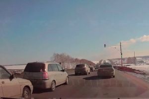 «На ровном месте». На видео попал момент нелепой аварии в Пензенской области