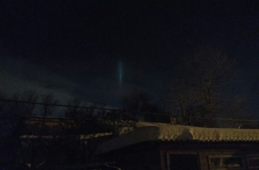 Пензенцы видят в небе над городом загадочные «световые столбы». Фото