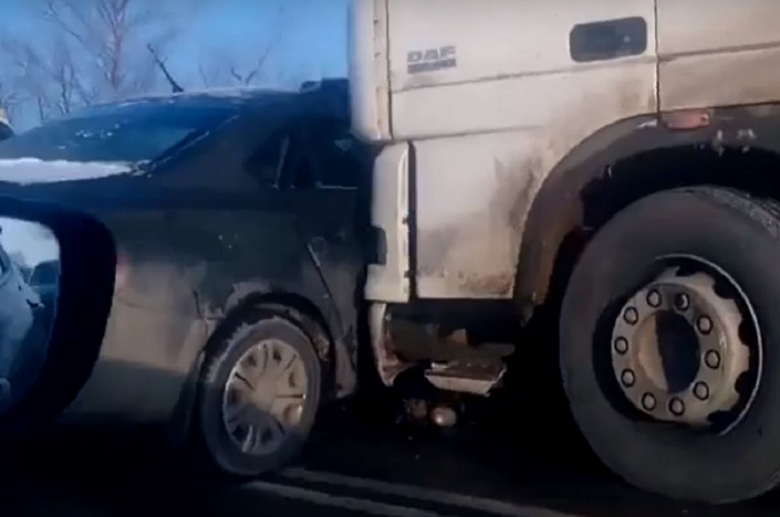 Появилось видео с места ДТП с фурой под Чемодановкой
