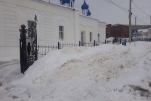 В Каменке забыли почистить тротуары. Фото