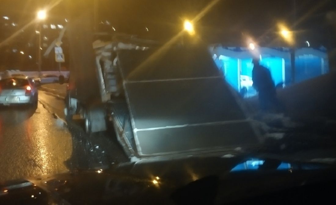 В Пензе в Арбекове у «ГАЗели» развалился кузов