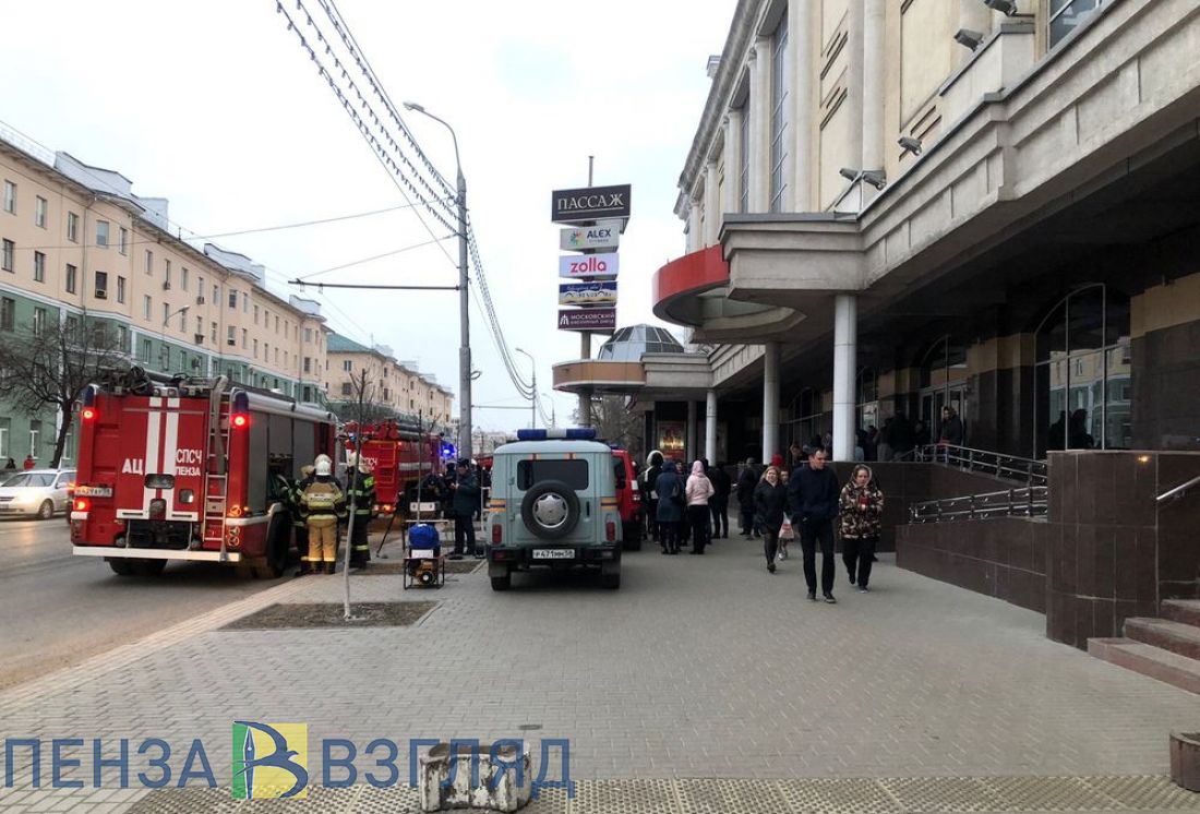 «Сигнализация не работала». Посетителей горящего ТЦ «Пассаж» оповещали о бедствии по радио и на словах