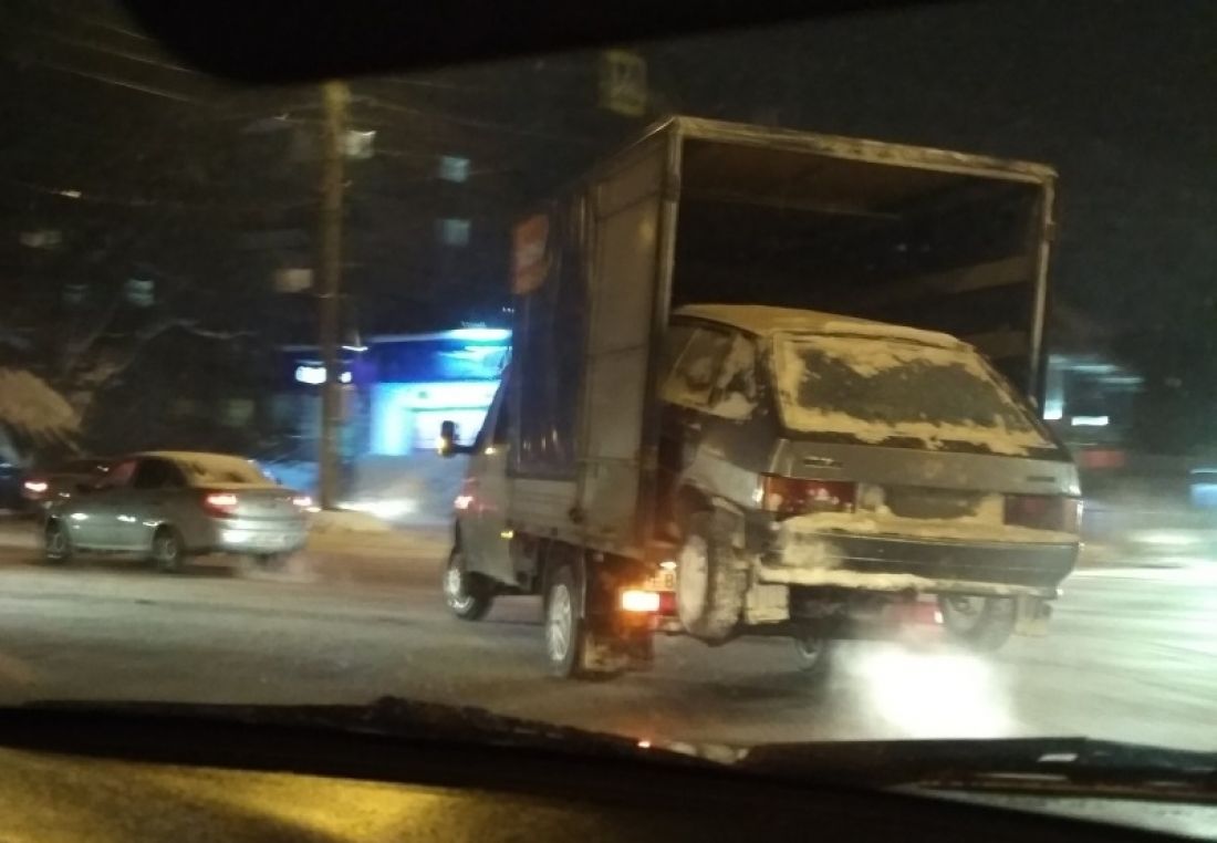 «Эвакуаторщик 80 уровня». Как в Пензе «девятка» домой в «ГАЗели» возвращалась