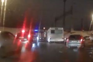 В Пензе образовалась огромная пробка из-за ДТП под железнодорожным мостом