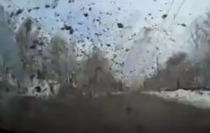 В Пензе автомобилист, нарушив правила, облил грязью коллегу. Видео
